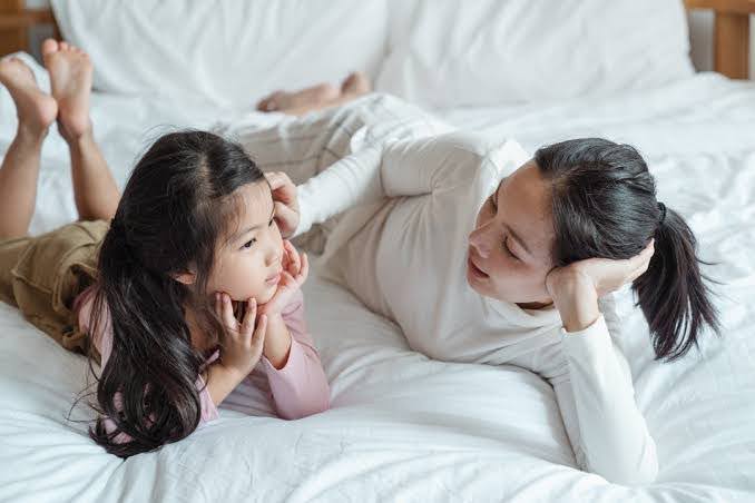 كيف نتعامل مع الفضول عند الاطفال عن العلاقة الخاصة؟  